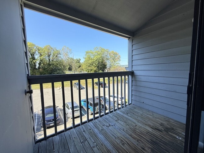 Building Photo - 509 Sunrise Dr