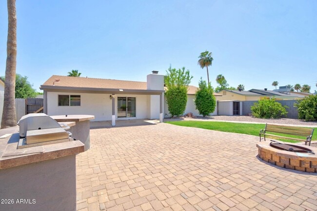 Building Photo - 8832 E Lupine Ave