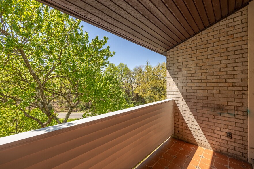 Building Photo - 5614 Bismach Dr