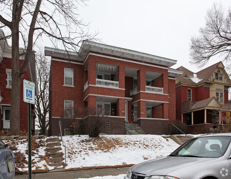 Building Photo - 3619-3621 Wyandotte St