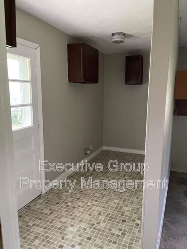 Building Photo - 512 Smith Ave