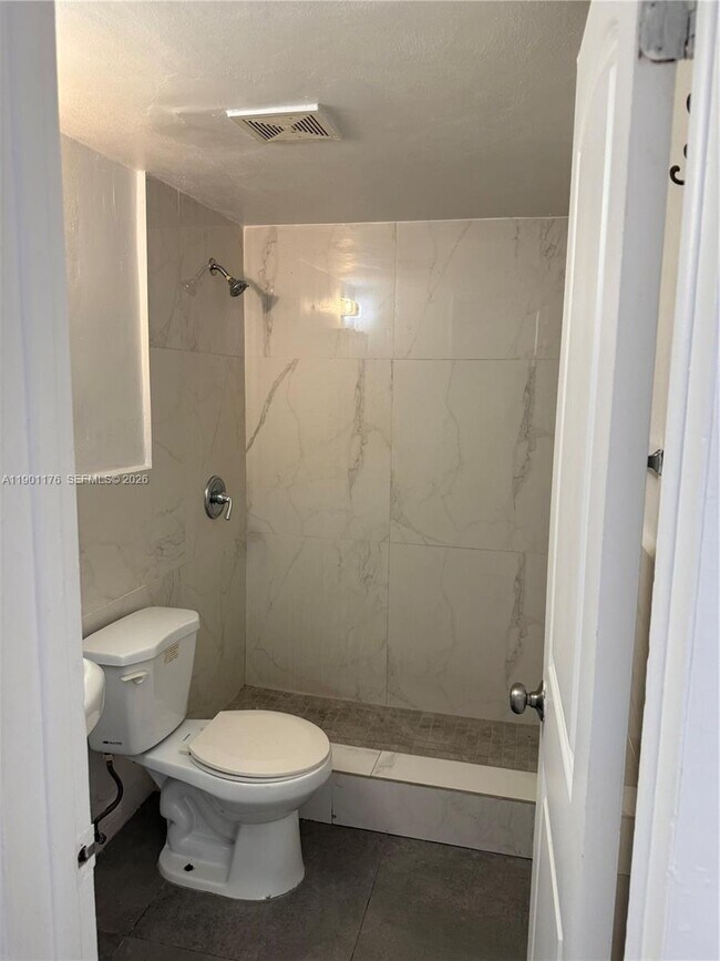 Building Photo - 1001 NW 45th Ave