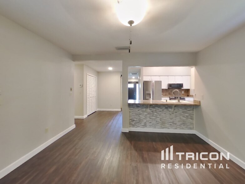 Building Photo - 5631 Touro Dr