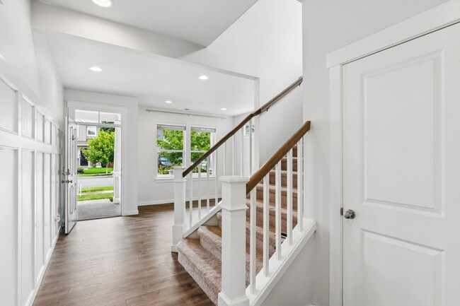 Building Photo - 6813 Sweetgum Ave NE