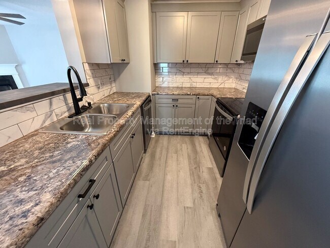 Building Photo - 521 Mill Pond Dr