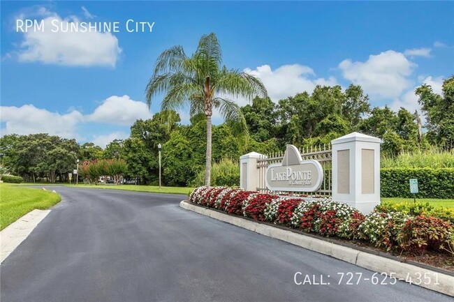 Building Photo - Charming Townhome in Palm Harbor