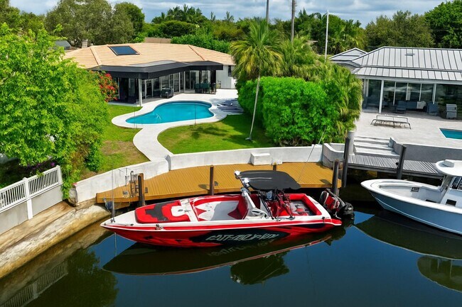 Building Photo - 4450 NE 23rd Ave