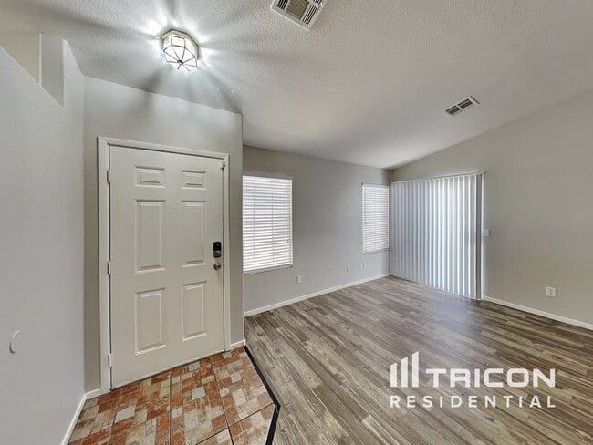 Building Photo - 2900 Mt Hope Dr