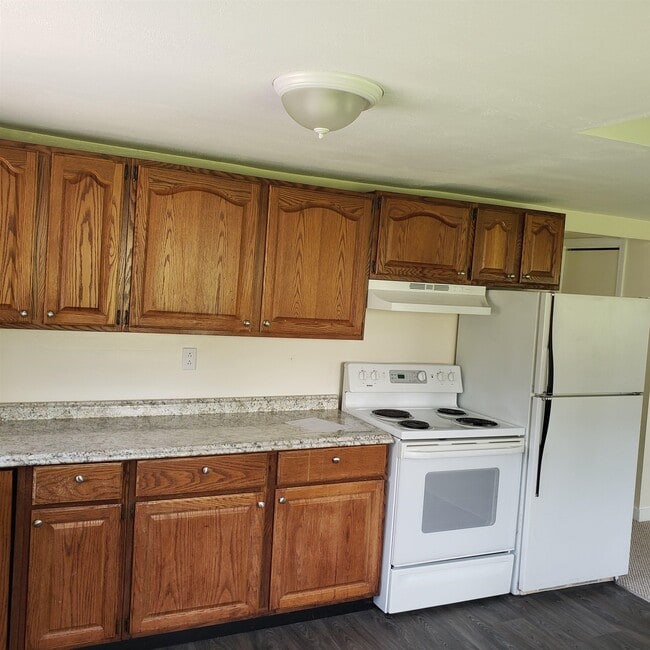 Building Photo - 49 Pine Hill Rd