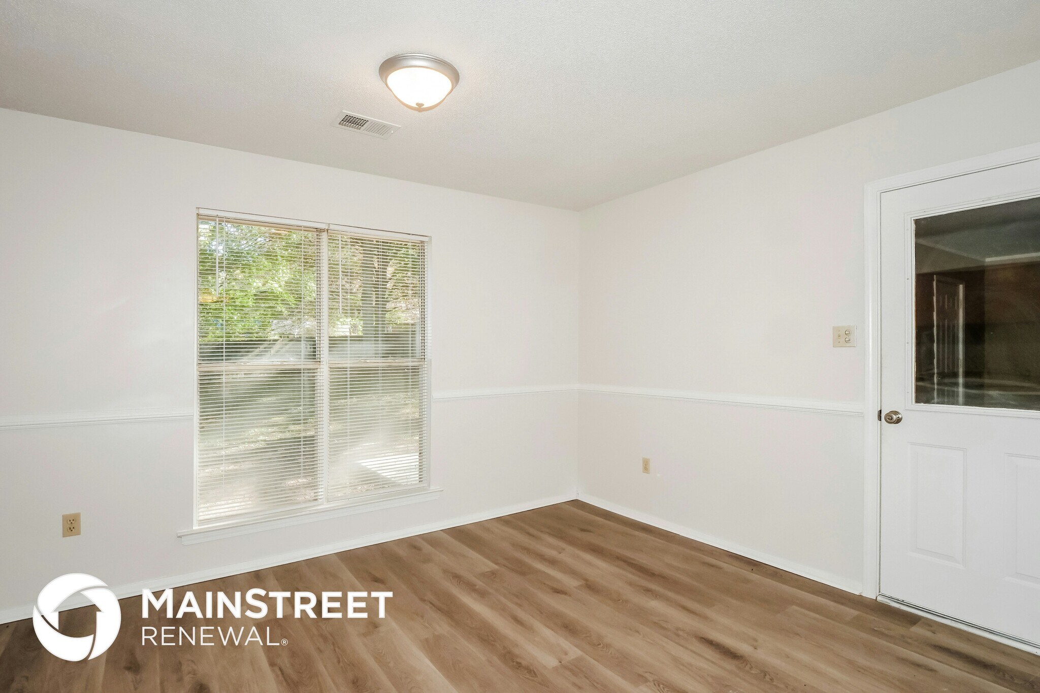 Building Photo - 3505 Dorchester Dr