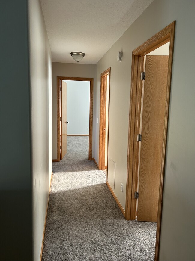 Building Photo - 1035 Petra Ct SW