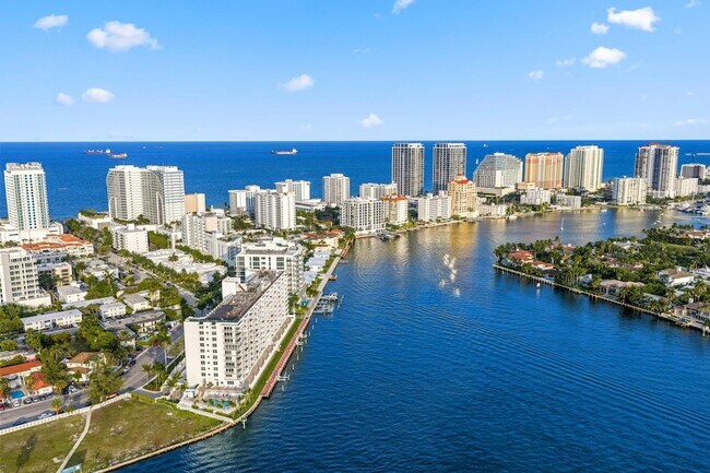Building Photo - 511 Bayshore Dr
