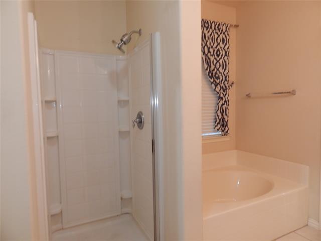 Building Photo - 2865 Laurel Oak Dr