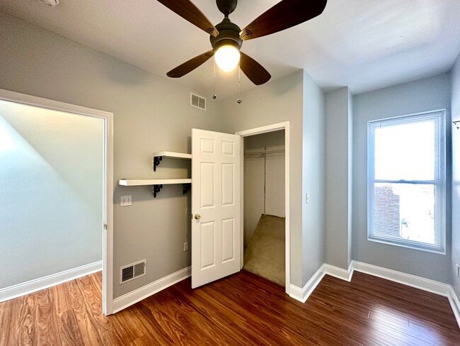 Building Photo - Charming 3 Bedroom/2.5 Bathroom Townhome in Hampden!