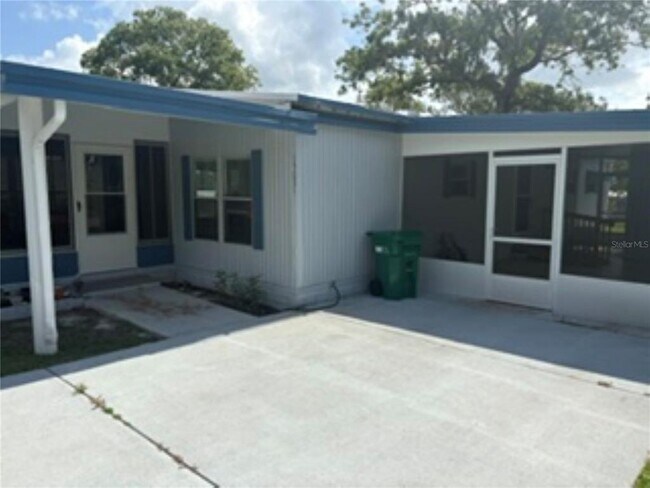 Building Photo - 1503 Peachtree Ln