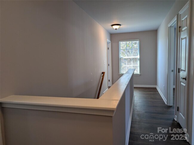 Building Photo - 4432 Roundwood Ct