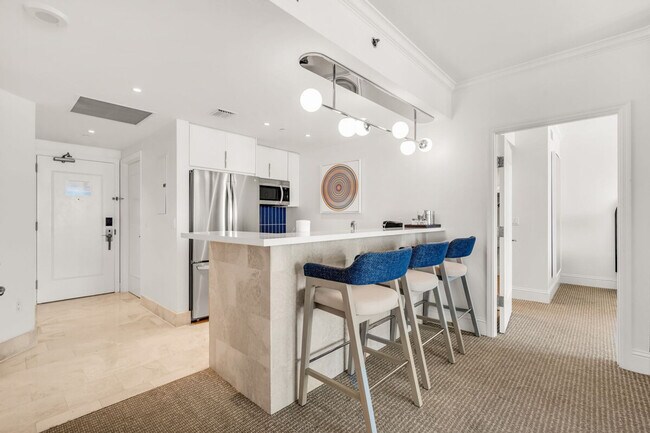 Building Photo - 4401 Collins Ave