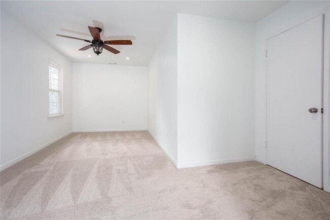 Building Photo - 512 Fieldwood Dr NW