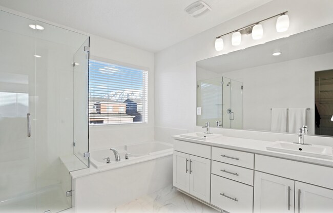 Building Photo - Cute 4-Bedroom Home in Vineyard!