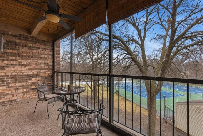 Building Photo - Condo