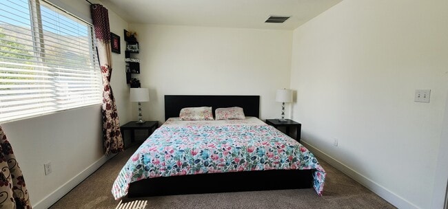 Building Photo - 5213 W Fortrose Dr