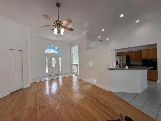Building Photo - 29 Ballenger Ln