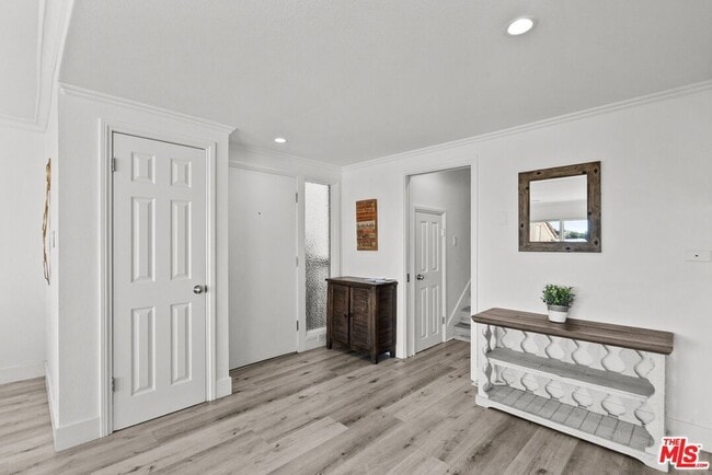 Building Photo - 23924 De Ville Way