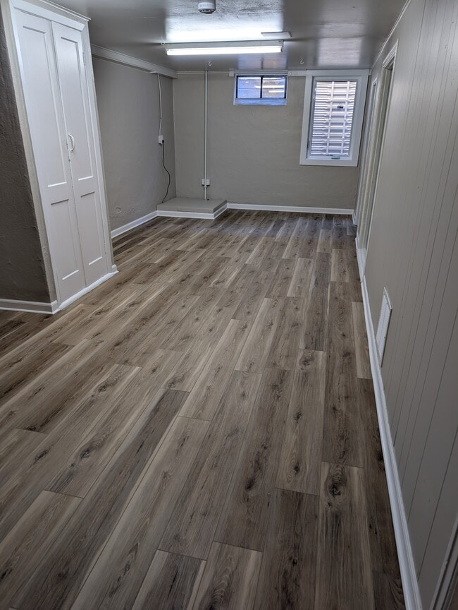 Building Photo - 1657 N Moline St