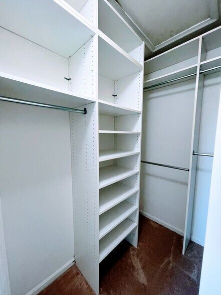 Building Photo - 6111 Silver Arrows Way
