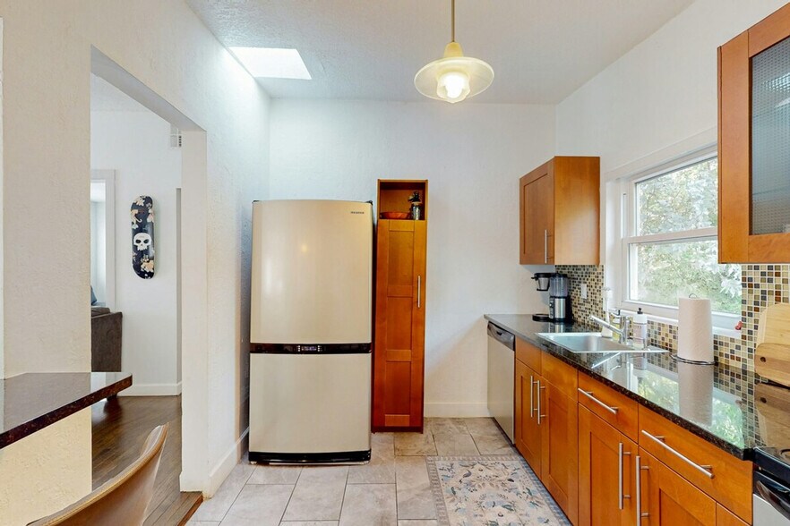 Building Photo - 2501 Weber St