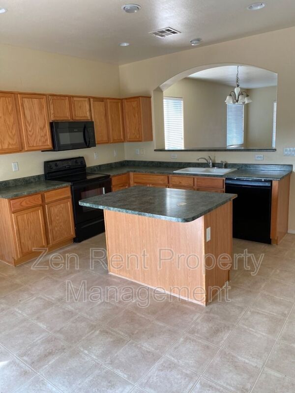 Building Photo - 4569 E Sundance Ave