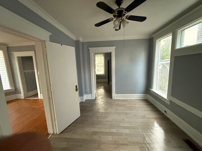 Building Photo - 2315 N Bigelow St