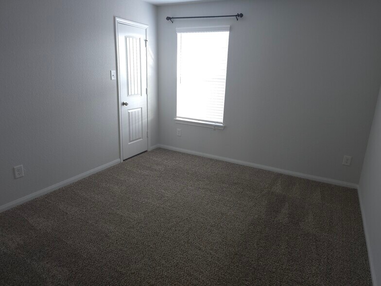 Bedroom 2 - 17538 Greystanes Rd
