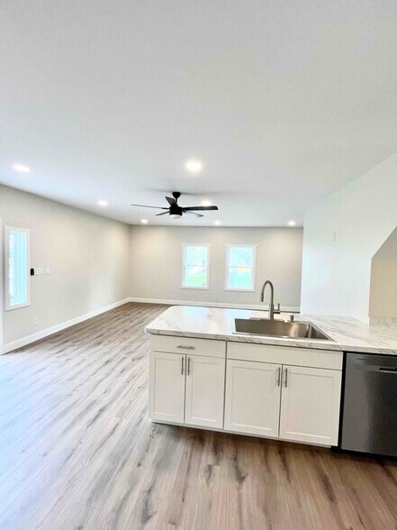 Building Photo - 62 East Ave