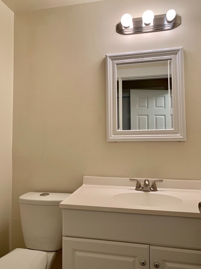 Building Photo - 3441 23rd Ave W