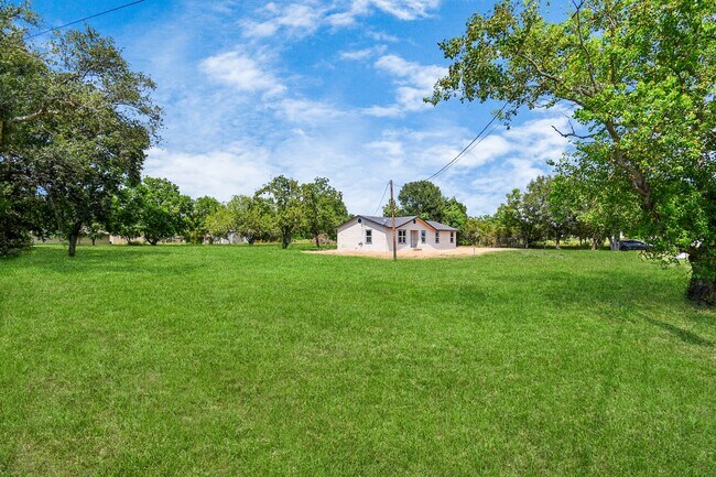 Building Photo - 1030 San Felipe Rd