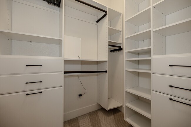 Building Photo - 196 E Main Ave