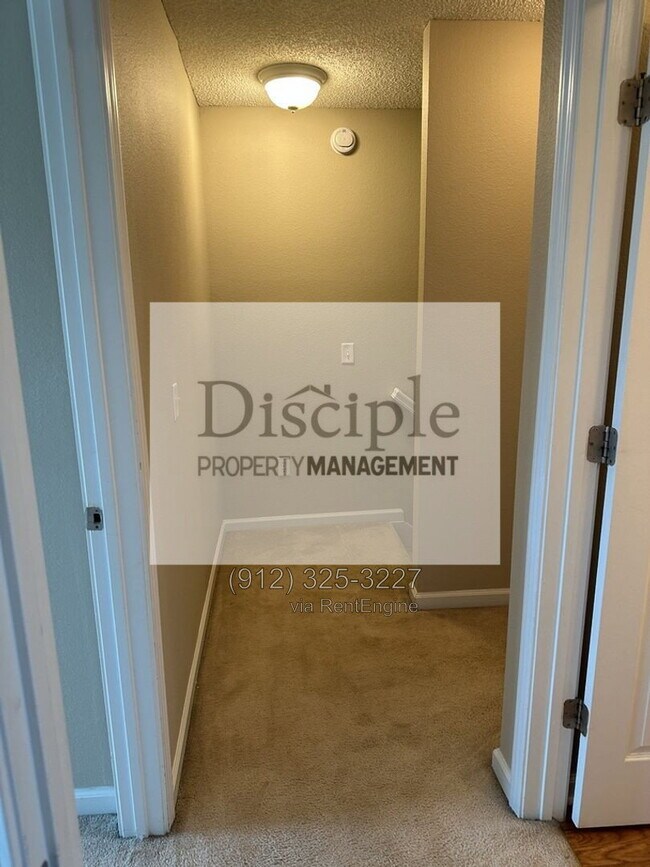 Building Photo - 1045 Canyon Oak Loop