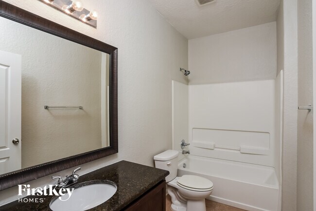 Building Photo - 10523 Branch Post