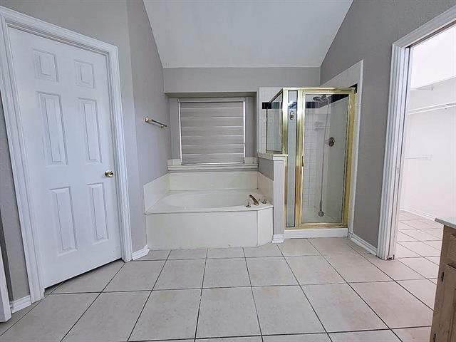 Building Photo - 1144 San Saba Dr