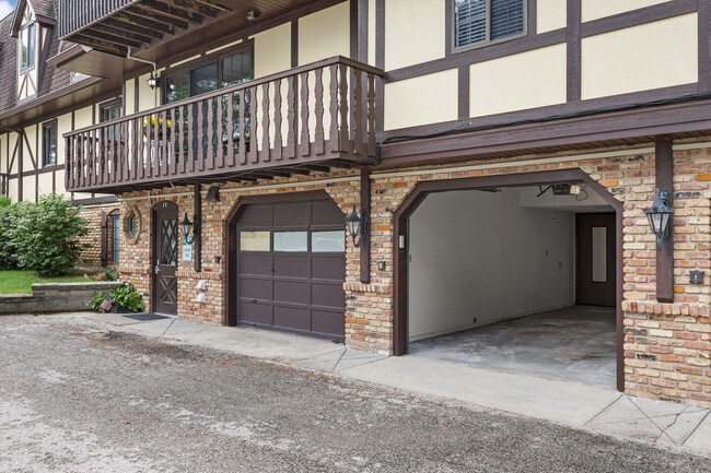 Building Photo - 1512 1st Ave