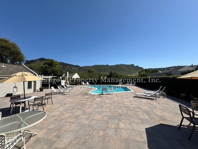 Building Photo - Updated 2-Bed, 2-Bath Condo in HOA Communi...