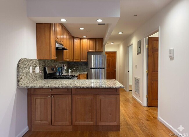 Building Photo - 40-33 191st St