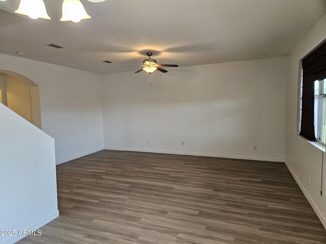 Building Photo - 3425 E Wayland Dr