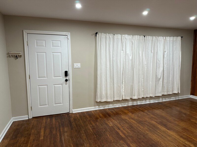 Building Photo - 83 S Lynhurst Dr