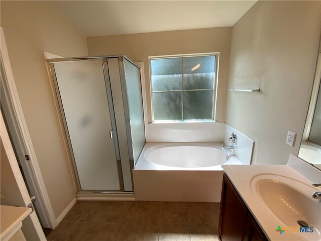 Building Photo - 5911 Hopkins Dr