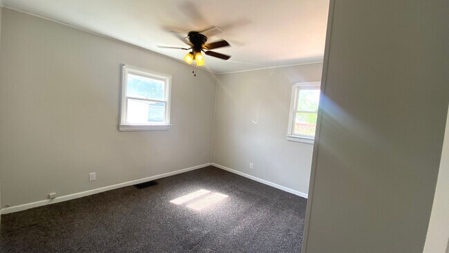 Building Photo - Beautiful 3 Bedroom, 1 Bath Home in Peoria!