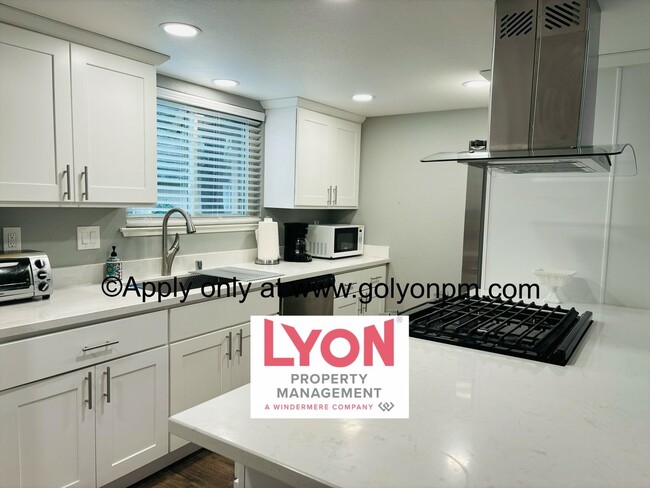 Primary Photo - Gorgeous modern 2 bedroom/1.5 bath in Arde...