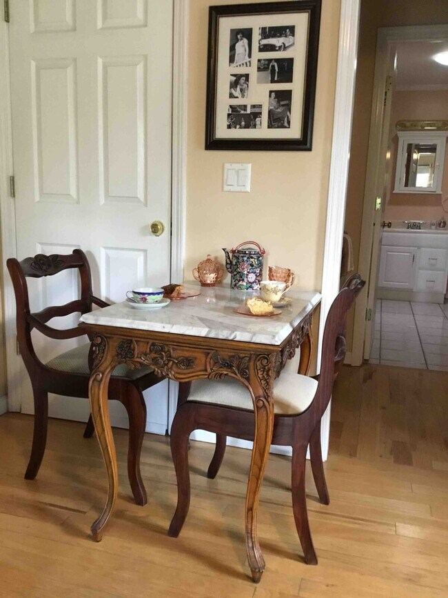 Building Photo - 198 Schools Dr