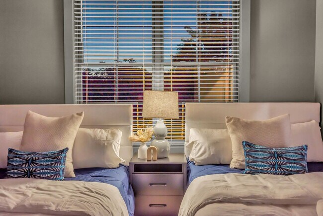 Building Photo - 1701 Portland Ave